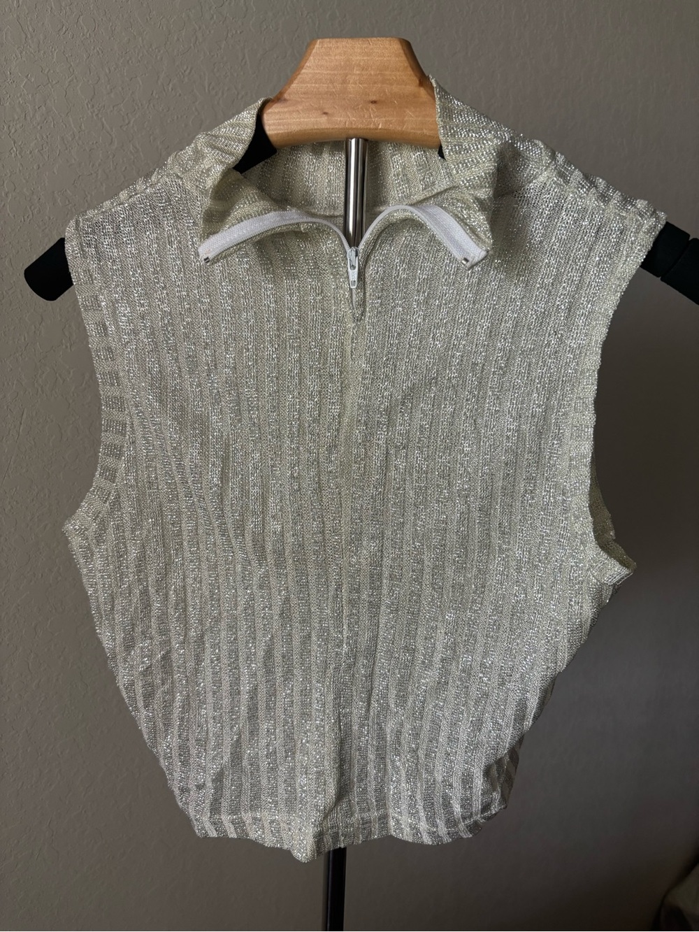 Vintage 90s/Y2K Rampage Silver Metallic Shimmer Quarter-Zip Crop Top - Size Med